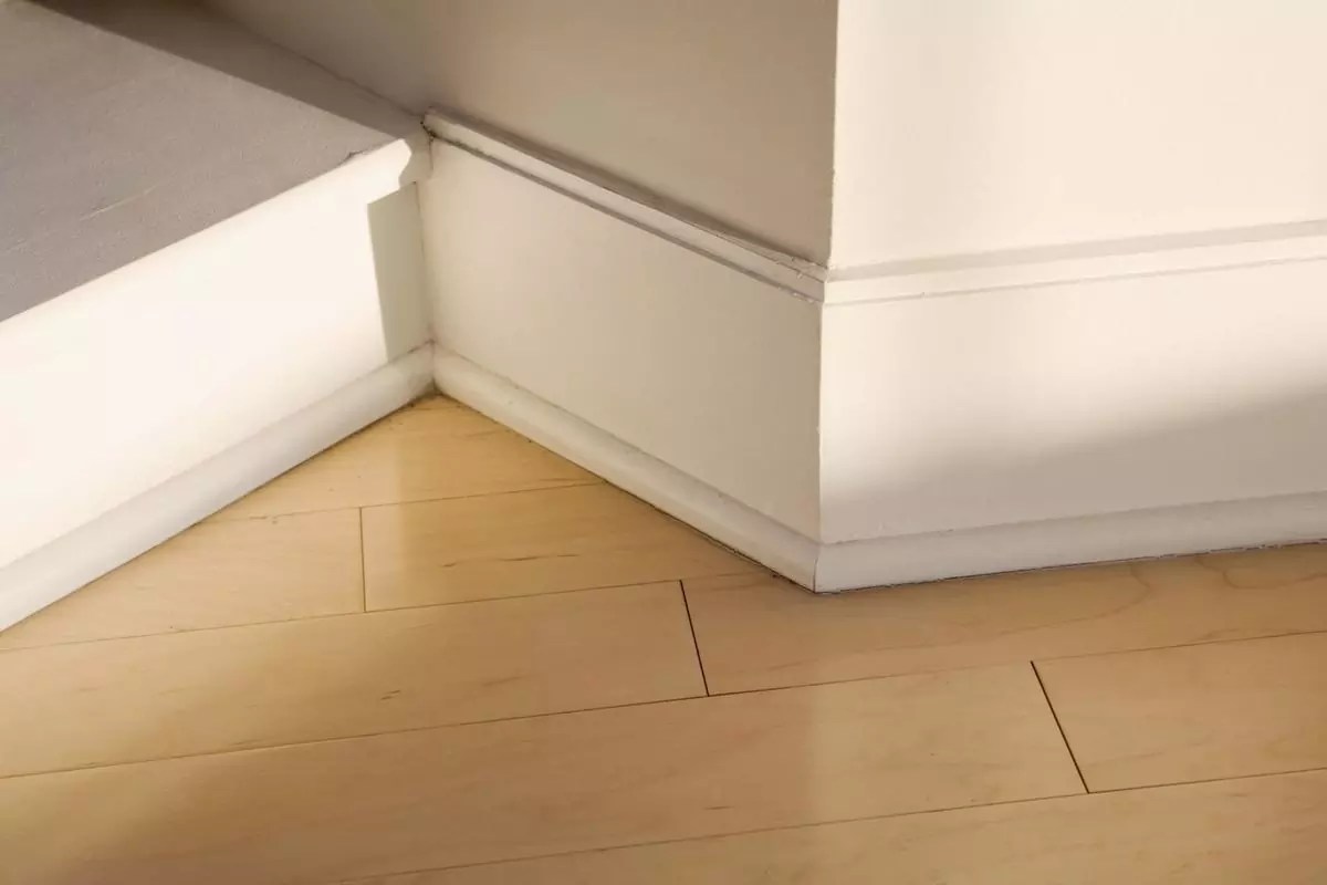 The art of baseboard transitions: How to join two different profiles of ...